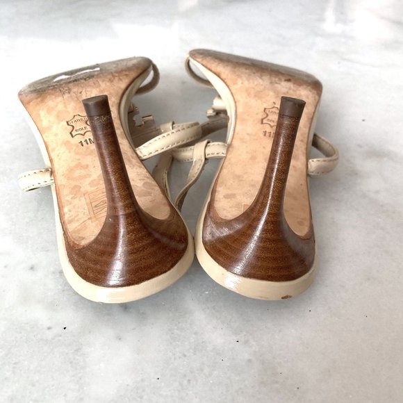 Tory Burch T strap nude beige & gold logo leather strappy sandal slingback heels - Picture 8 of 11